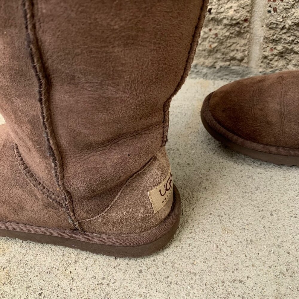 UGG AUSTRALIA Classic Tall Shearling Boots Kids 3 Euro 33 11" Chocolate Brown - Picture 6 of 11